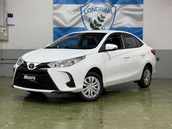 TOYOTA-YARIS-2022