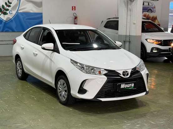 TOYOTA-YARIS-2022