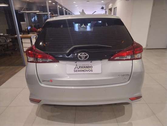 TOYOTA-YARIS-2023