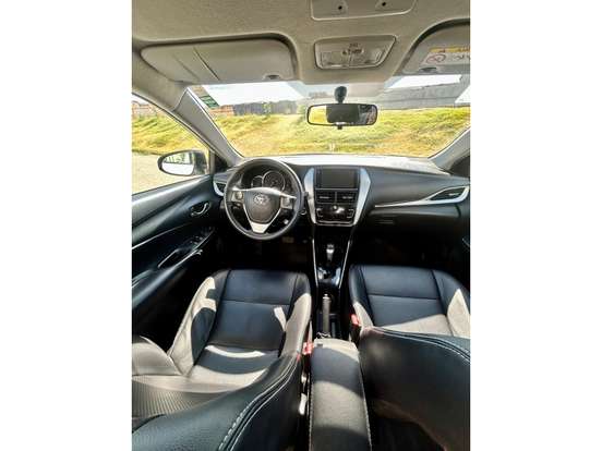 TOYOTA-YARIS-2019