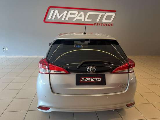 TOYOTA-YARIS-2020