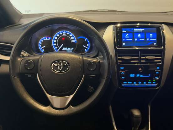 TOYOTA-YARIS-2020