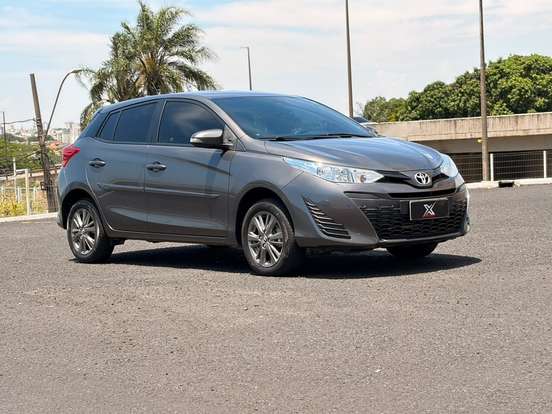TOYOTA-YARIS-2020