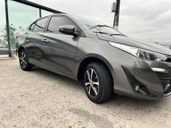 TOYOTA-YARIS-2021