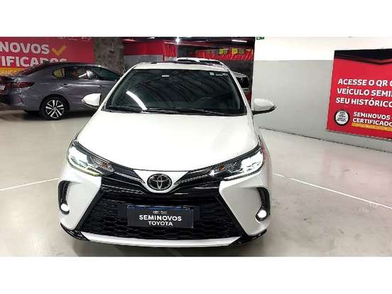 TOYOTA-YARIS-2022