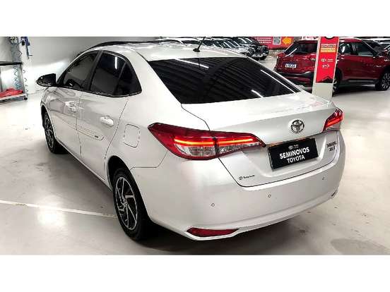 TOYOTA-YARIS-2022