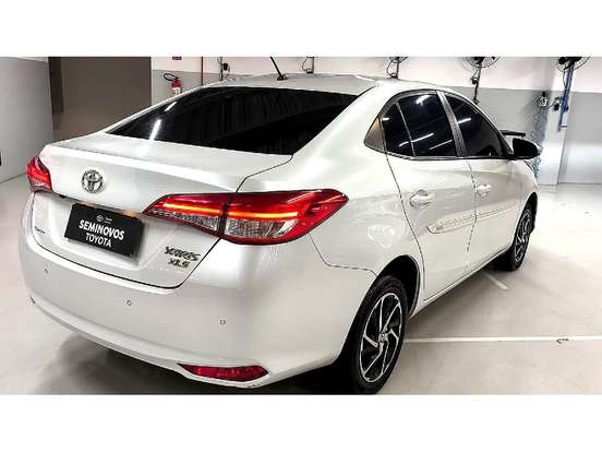 TOYOTA-YARIS-2022