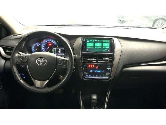 TOYOTA-YARIS-2022