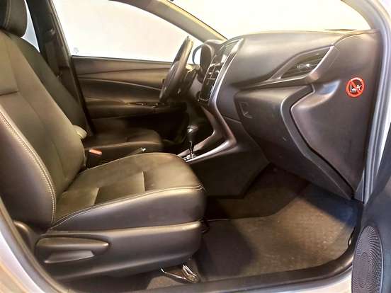 TOYOTA-YARIS-2023