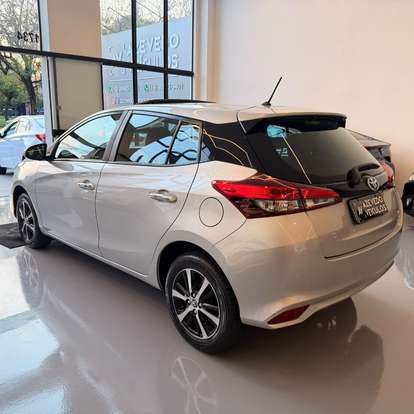 TOYOTA-YARIS-2019