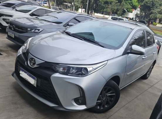 TOYOTA-YARIS-2022