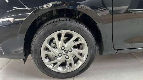 TOYOTA-YARIS-2024