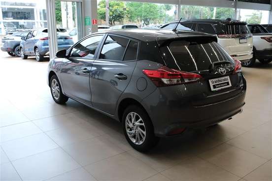 TOYOTA-YARIS-2024
