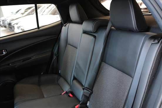 TOYOTA-YARIS-2024