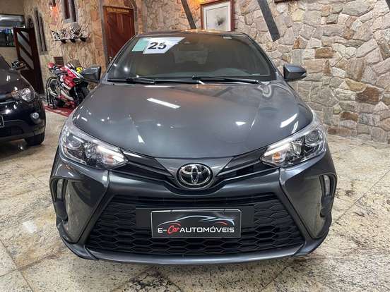 TOYOTA-YARIS-2025