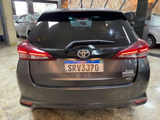 TOYOTA-YARIS-2025