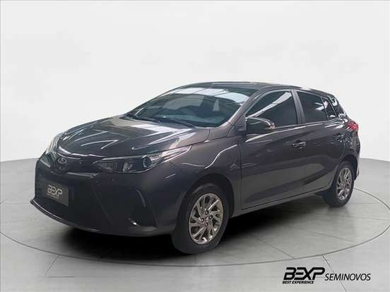 TOYOTA-YARIS-2024