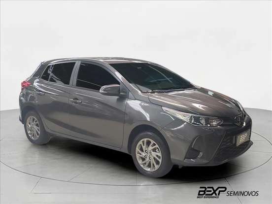 TOYOTA-YARIS-2024
