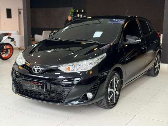 TOYOTA-YARIS-2019