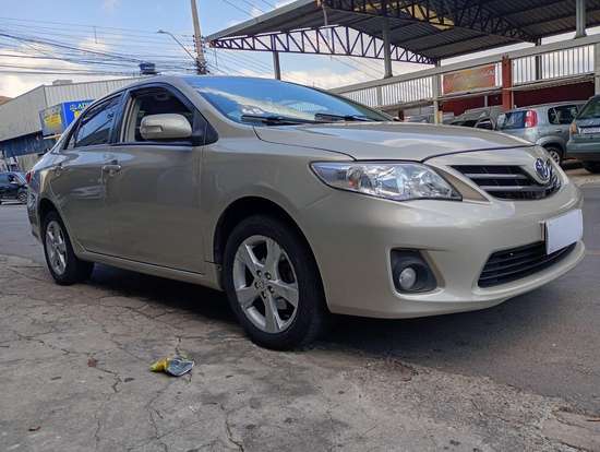 TOYOTA-COROLLA-2014