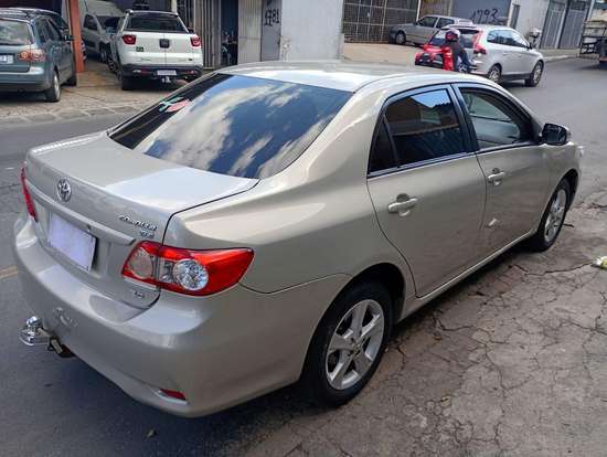 TOYOTA-COROLLA-2014