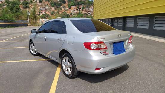 TOYOTA-COROLLA-2013