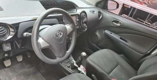 TOYOTA-ETIOS-2014