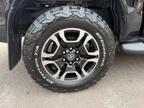 TOYOTA-HILUX-2.7 SRV 4X2 CD 16V FLEX 4P AUTOMÁTICO TOYOTA-HILUX-2017