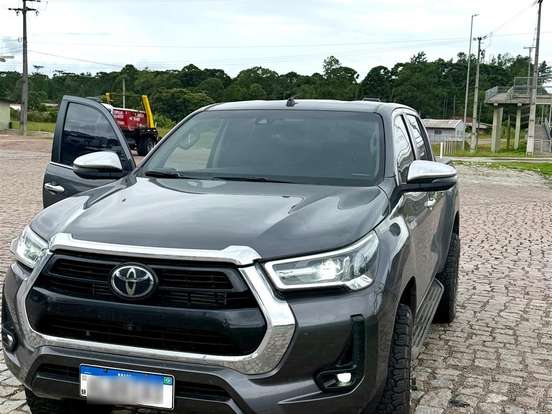 TOYOTA-HILUX-2.8 D-4D TURBO DIESEL CD SRX 4X4 AUTOMÁTICO TOYOTA-HILUX-2022