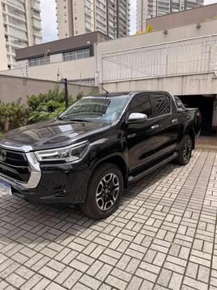 TOYOTA-HILUX-2022