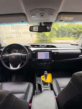 TOYOTA-HILUX-2022