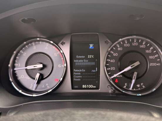 TOYOTA-HILUX-2.8 D-4D TURBO DIESEL CD SRX 4X4 AUTOMÁTICO TOYOTA-HILUX-2022