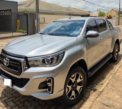TOYOTA HILUX 2.8 SRX 4X4 CD 16V DIESEL 4P AUTOMÁTICO