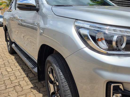 TOYOTA-HILUX-2.8 SRX 4X4 CD 16V DIESEL 4P AUTOMÁTICO TOYOTA-HILUX-2019