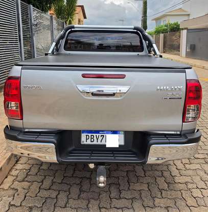 TOYOTA-HILUX-2019