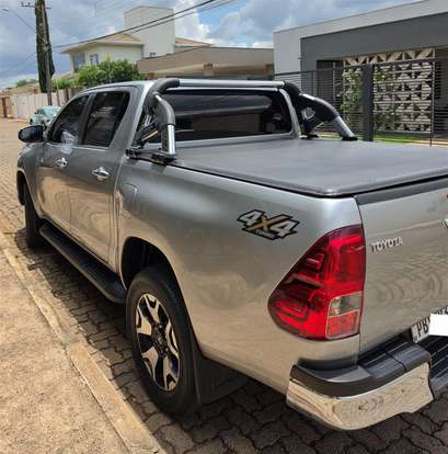 TOYOTA-HILUX-2019