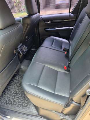 TOYOTA-HILUX-2019