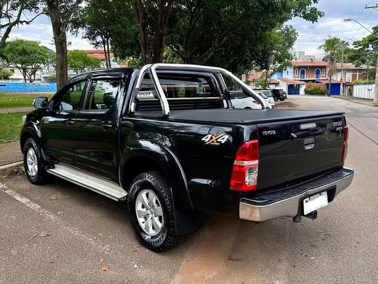 TOYOTA-HILUX-3.0 SRV 4X4 CD 16V TURBO INTERCOOLER DIESEL 4P AUTOMÁTICO TOYOTA-HILUX-2011
