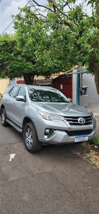 TOYOTA HILUX SW4 2.7 SR 7 LUGARES 4X2 16V FLEX 4P AUTOMÁTICO