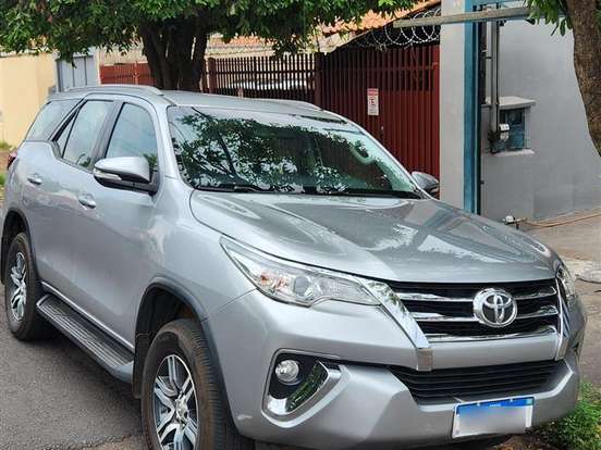 TOYOTA-HILUX SW4-2.7 SR 7 LUGARES 4X2 16V FLEX 4P AUTOMÁTICO TOYOTA-HILUX SW4-2017