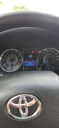 TOYOTA-HILUX SW4-2017