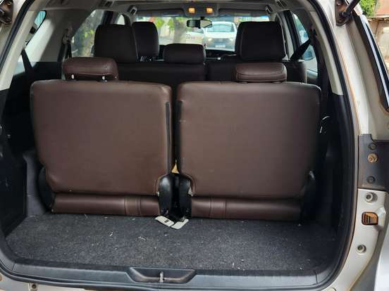 TOYOTA-HILUX SW4-2.7 SR 7 LUGARES 4X2 16V FLEX 4P AUTOMÁTICO TOYOTA-HILUX SW4-2017