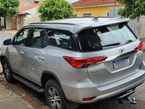 TOYOTA-HILUX SW4-2.7 SR 7 LUGARES 4X2 16V FLEX 4P AUTOMÁTICO TOYOTA-HILUX SW4-2017
