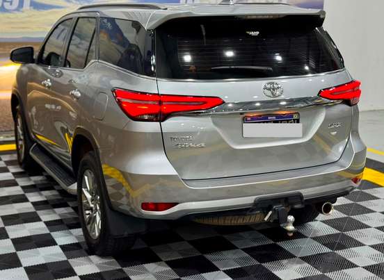 TOYOTA-HILUX SW4-2022
