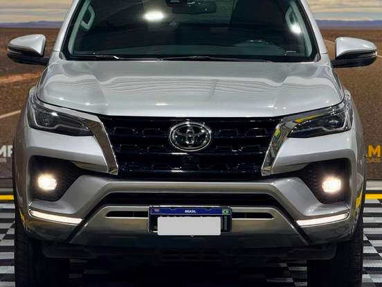 TOYOTA-HILUX SW4-2.8 D-4D TURBO DIESEL SRX 4X4 AUTOMÁTICO TOYOTA-HILUX SW4-2022