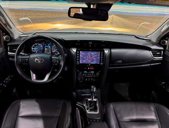 TOYOTA-HILUX SW4-2022