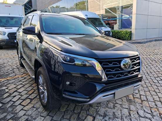 TOYOTA-HILUX SW4-2.8 D-4D TURBO DIESEL SRX 7L 4X4 AUTOMÁTICO TOYOTA-HILUX SW4-2021