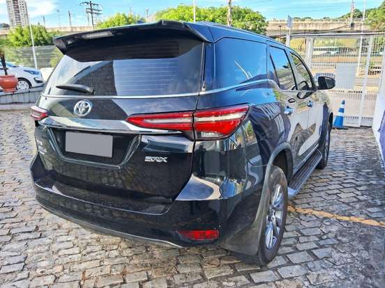 TOYOTA-HILUX SW4-2.8 D-4D TURBO DIESEL SRX 7L 4X4 AUTOMÁTICO TOYOTA-HILUX SW4-2021