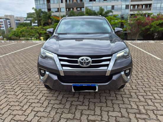 TOYOTA-HILUX SW4-2.8 SRX 4X4 16V TURBO INTERCOOLER DIESEL 4P AUTOMÁTICO TOYOTA-HILUX SW4-2019