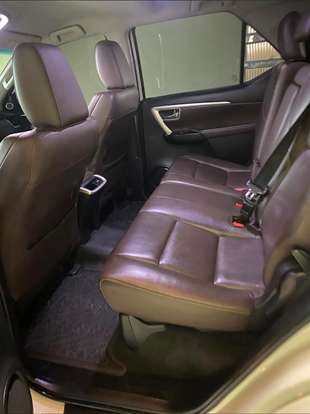 TOYOTA-HILUX SW4-2017
